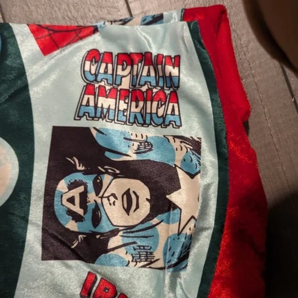 Marvel Tree Skirt Target exclusive Brand New - Picture 3 of 7